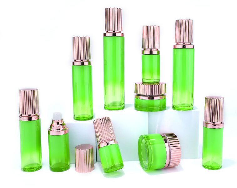 Wholesale green cosmetic glass bottle 