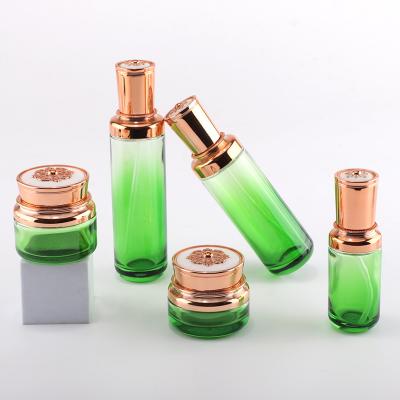 juego de botellas cosméticas verdes de lujo
