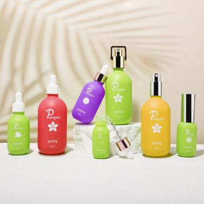 Custom color essential oil glass bottle set