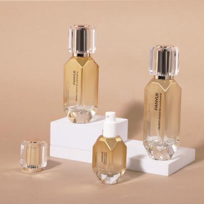 Botella de cristal cosmética del cuadrado del oro de lujo 30-120ML que empaqueta con la tapa de acrílico al por mayor