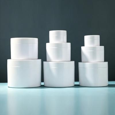 Tarro cosmético de boca ancha blanco